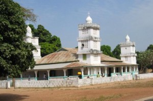 1917212-African_mosque-The_Gambia