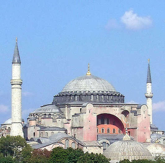 Hagia Sofía, Estambul, Turquía. Foto de Robert.raderschatt, Wikimedia Commons.