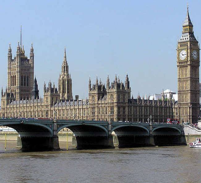 Big Ben y Parlamento, Londres, Gran Bretaña. Foto de Wikimedia Commons.