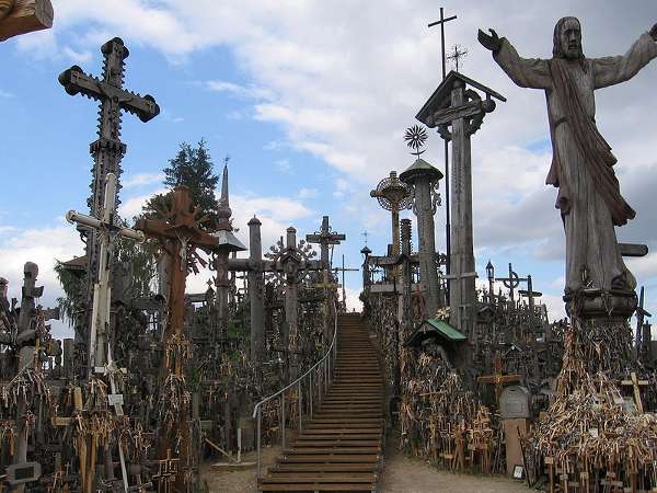 Curiosidades: la Colina de las Cruces, en Lituania 3