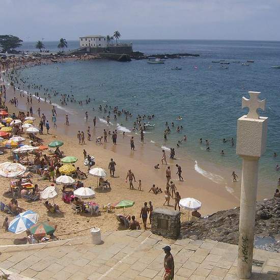 Playa de Salvador de Bahía, Brasil. Foto: Luan, Wikimedia Commons (CC BY-SA 3.0).